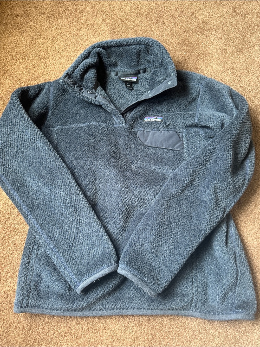 Patagonia women dark blue  half button Fleece